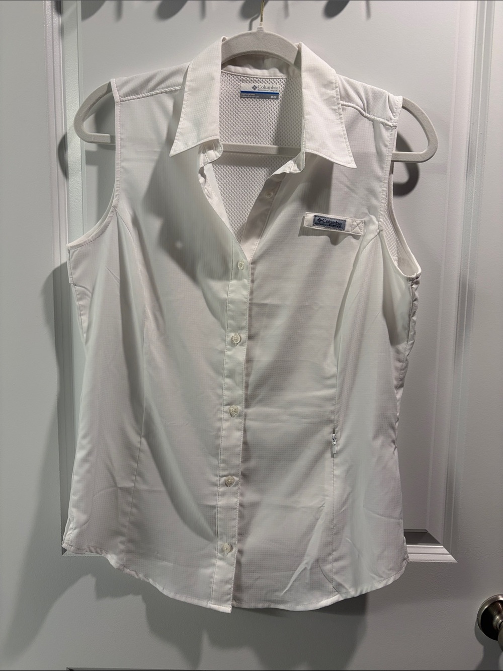 Columbia White Sleeveless Button-Down Shirt